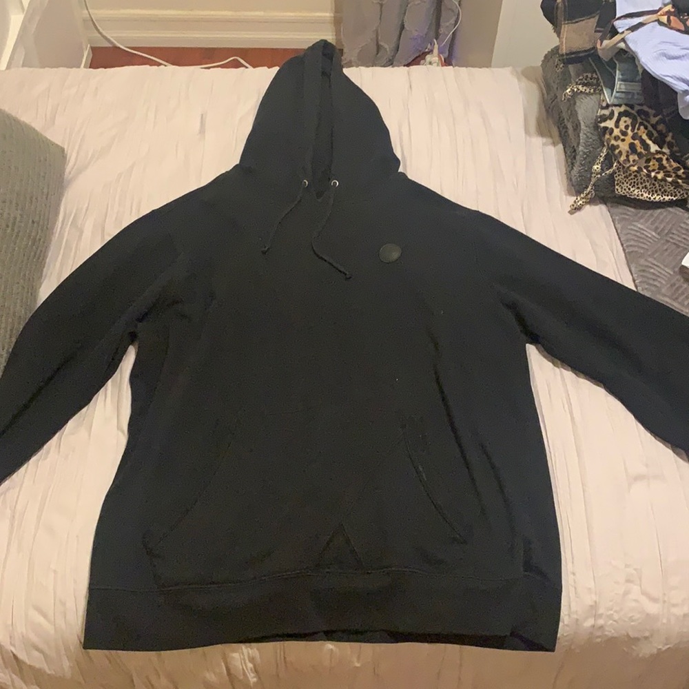 Men’s black Volcom hoodie